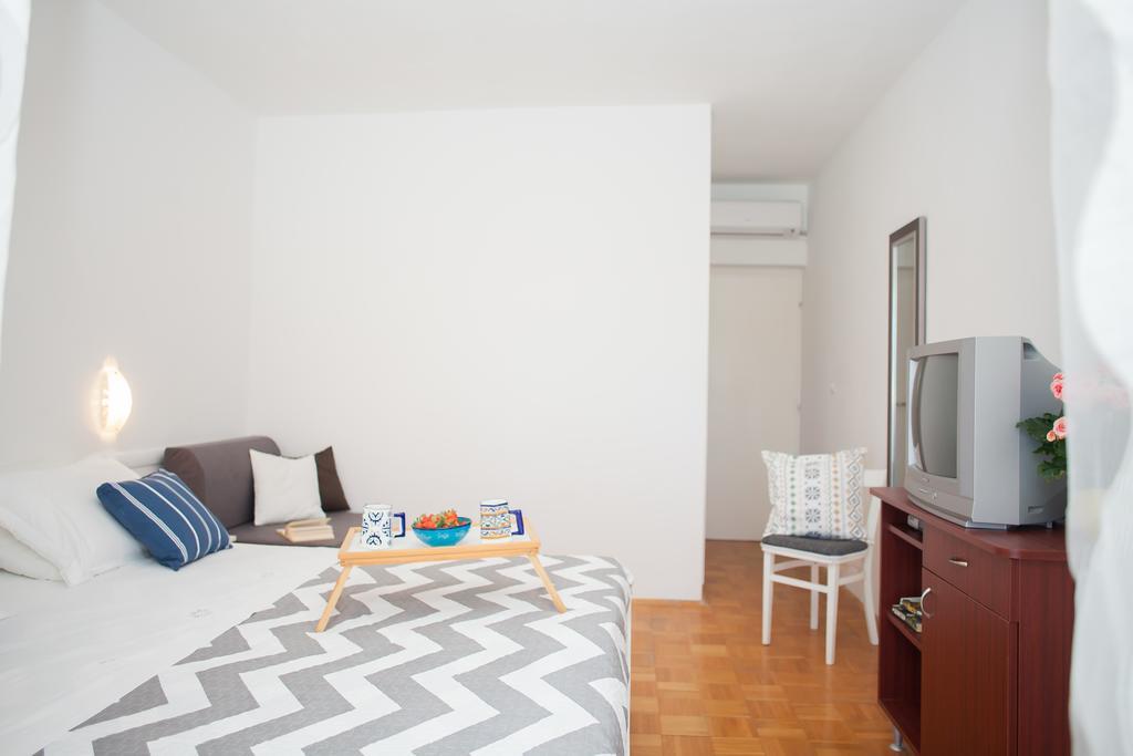 Hana Home - Apartments ティスノ エクステリア 写真